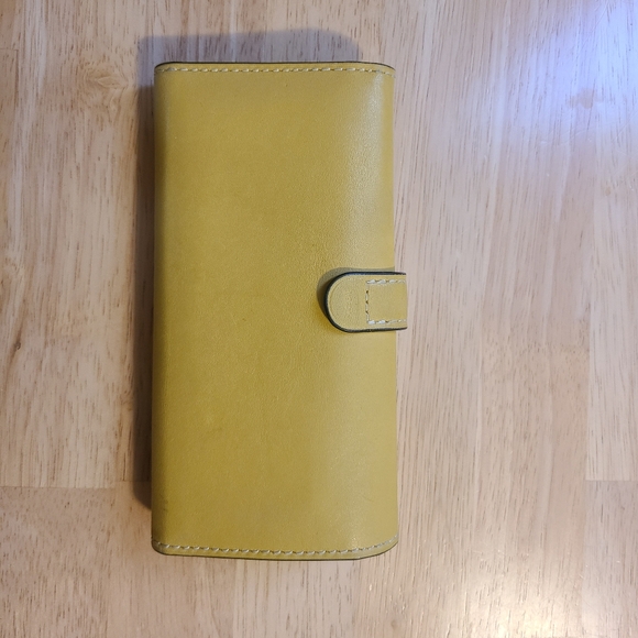 Coach yellow glovetanned leather wallet 💛 - Picture 2 of 12